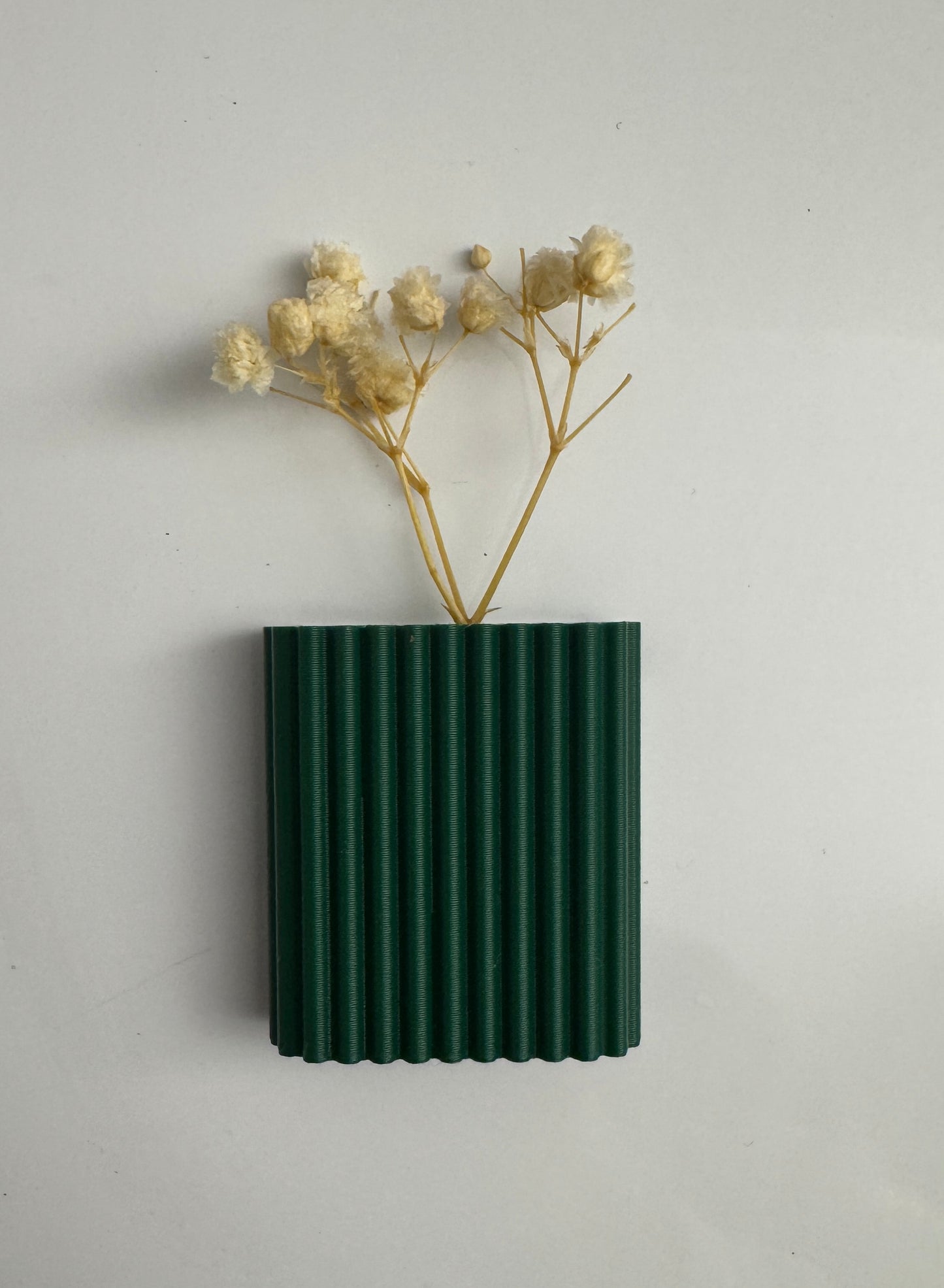 Kühlschrankmagnet mini Blumenvase für Trockenblumen.