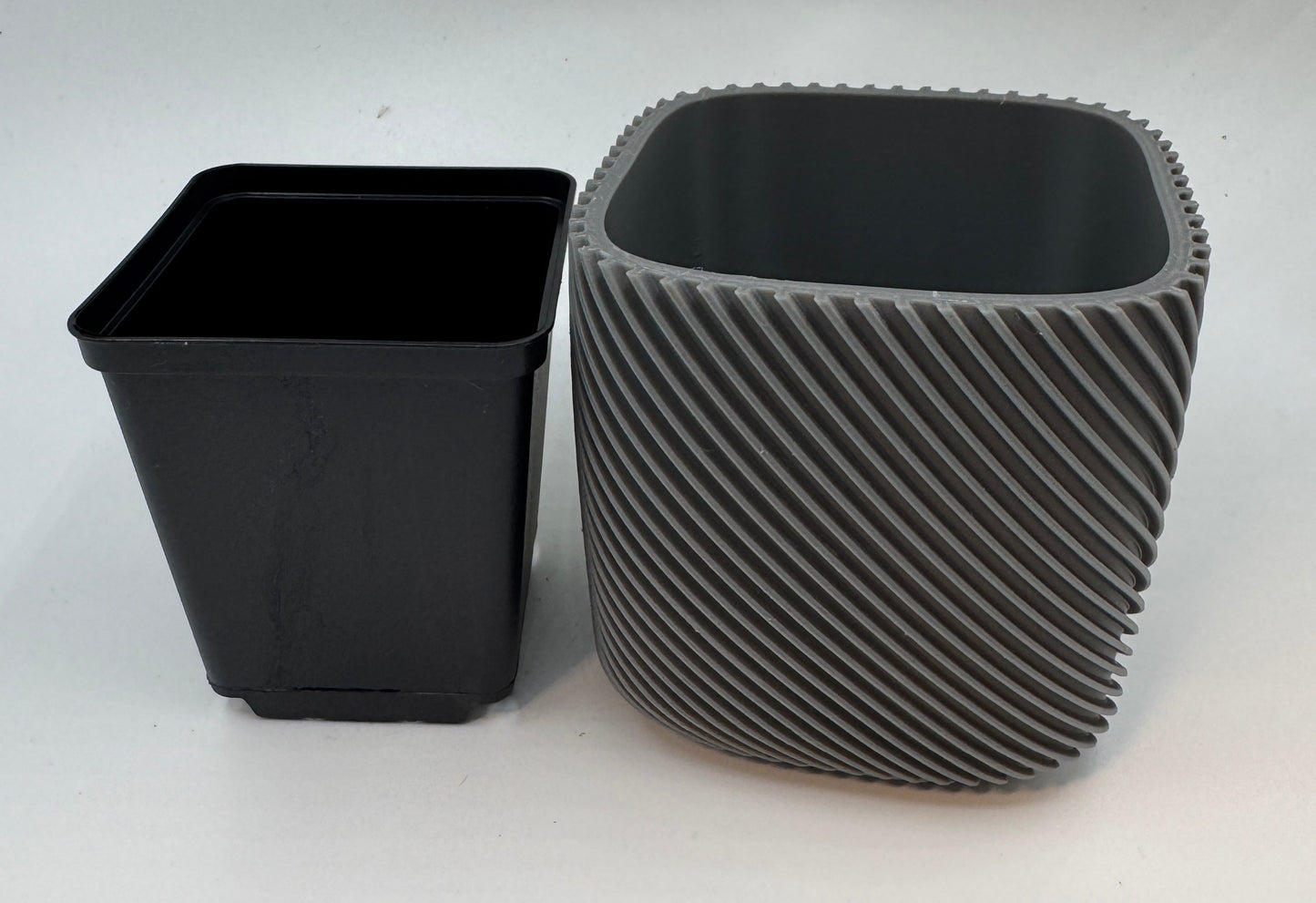 Pflanzentopf Rib Round für 7x7x8 Vierkanttopf